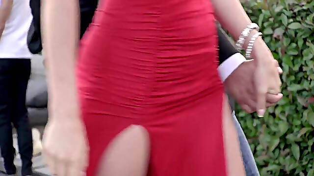 Stunning Venera Has a Wandering Eye for Strangers