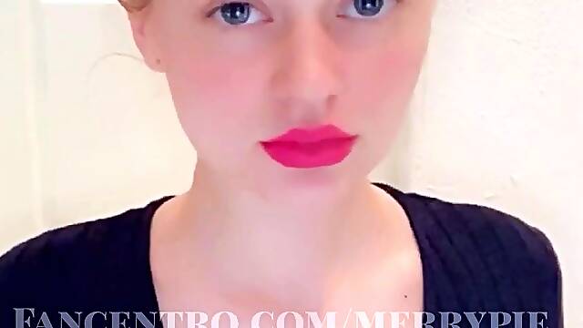 Amateur brunette ariana marie solo toying