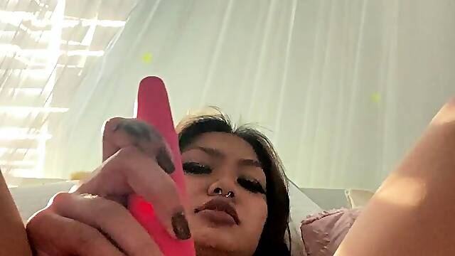 Close up anal gaping nasty hoe sues toy in her sweet ass
