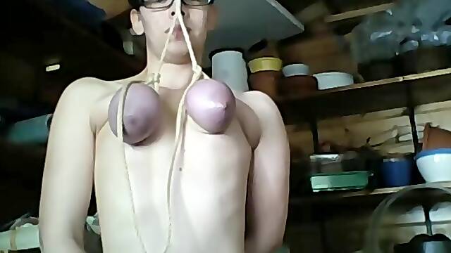 SandraB Breast hang , an den Titten hangen