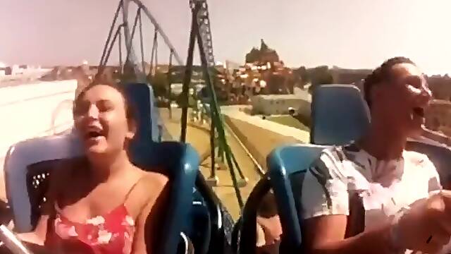 Rollercoaster Tit Flash
