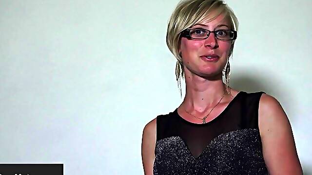 French Mom Diane Murphy Is Starting An Affair