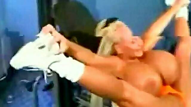 BB Gunns working out: Big Tits, Solo Fetish Porn