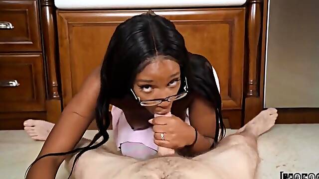 Nerdy Chocolate Teen 18+ Lacey London Takes Pink-headed Dick In Her Hand