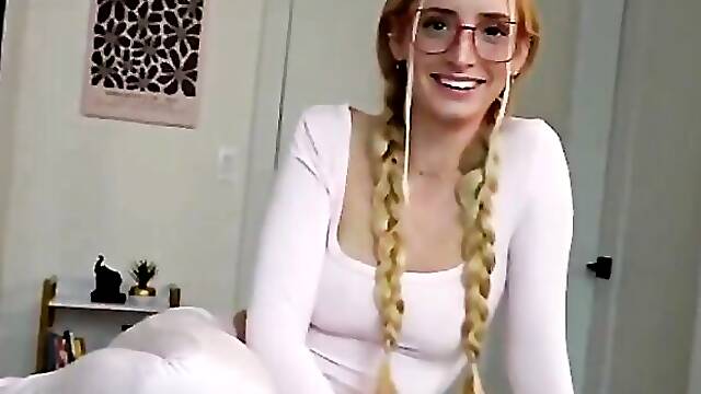 Madisonmoores gets fucked hard by her BFFs in Jakknifes fist
