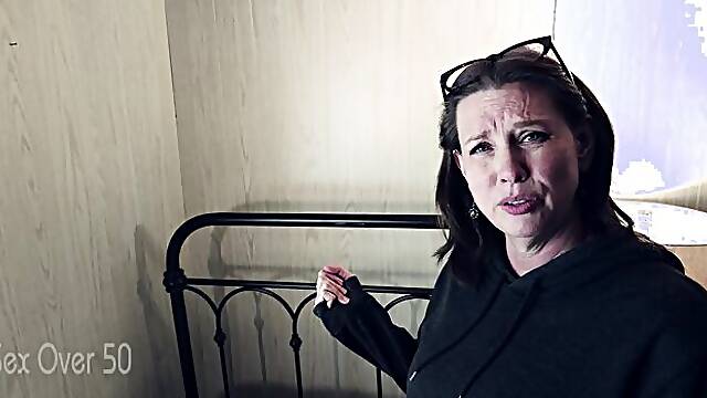 A Lonely MILF seduces a young man who rents her basement apartment. The landlady Episode 3