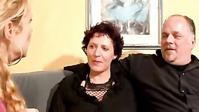 Two mature milfs full of temptations have a threesome at Simones house