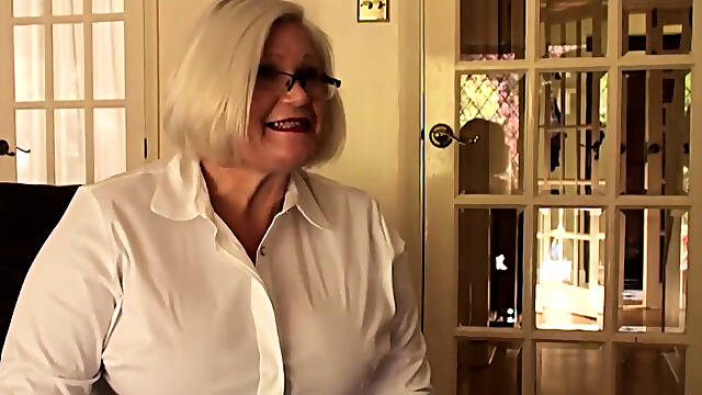LACEYSTARR - Submissive GILF ass rammed by Pascal White