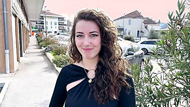 Livia, 27, has energy to spare!
