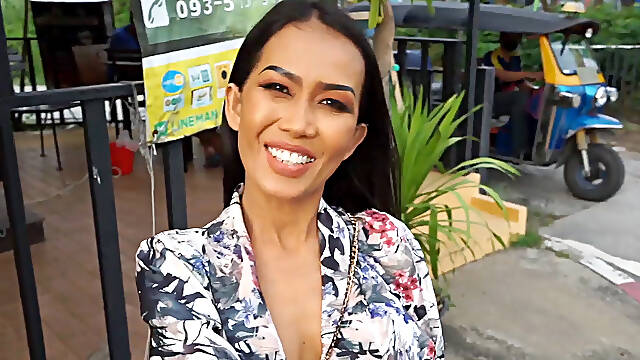 Thai MILF amateur takes a big cock anal after being picked up