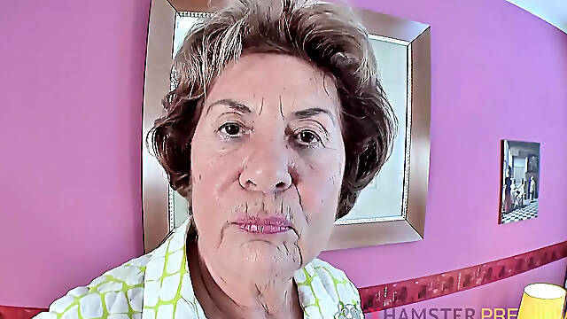 Granny's hairy ass gets banged and she squirts