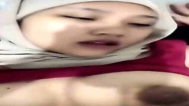 Indo Big Tit Hijab