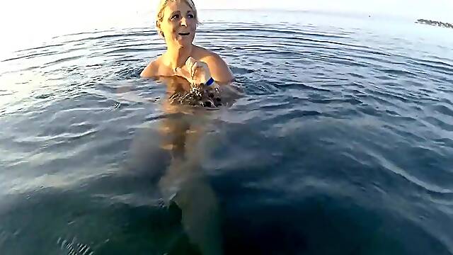 Luna Sucks Her Mouthpiece Underwater Before Getting Fucked