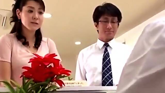 Fake doctor to fuck japanese wife