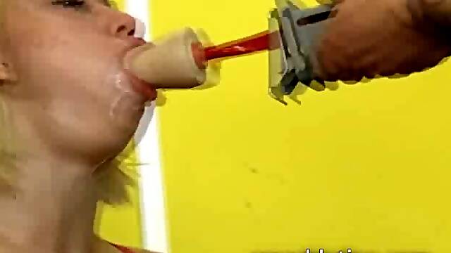 Blonde amateur latina teen extreme sex with a power tool in her mouth