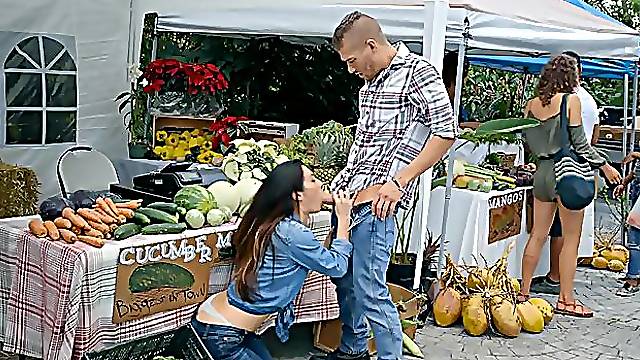A sexy Latina that loves fooling around in the market is getting fucked