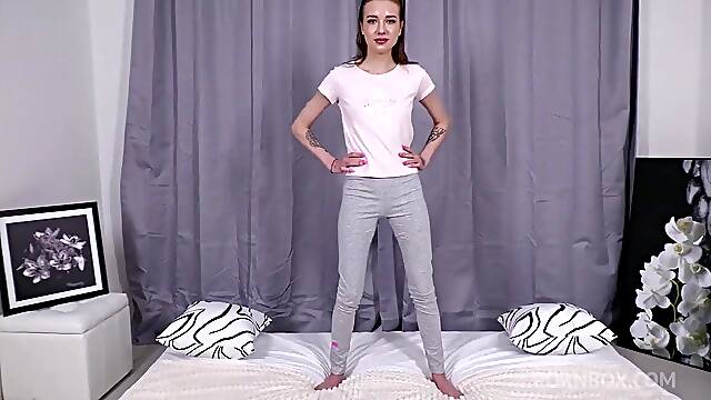 Gangbang double fuck 4 on 1 Goldie Small with Perfect Gapes