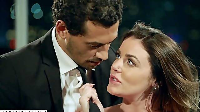 Charming Sophie Dee engrossing adult scene