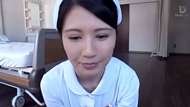 Japanese nurse Sakamoto Sumire drops on her knees to give a blowjob
