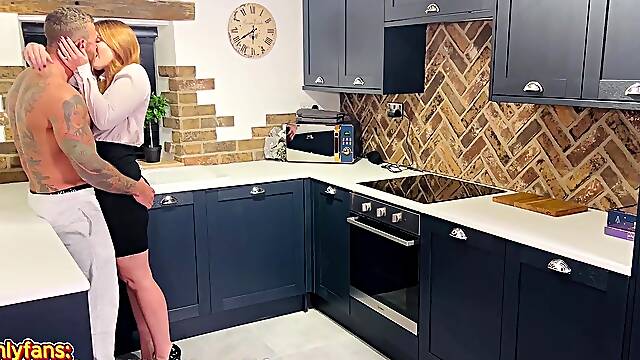 Wifes Ally Seduces Me Whilst This babes Out - Risky Kitchen Quickie Creampie - Erin Moore