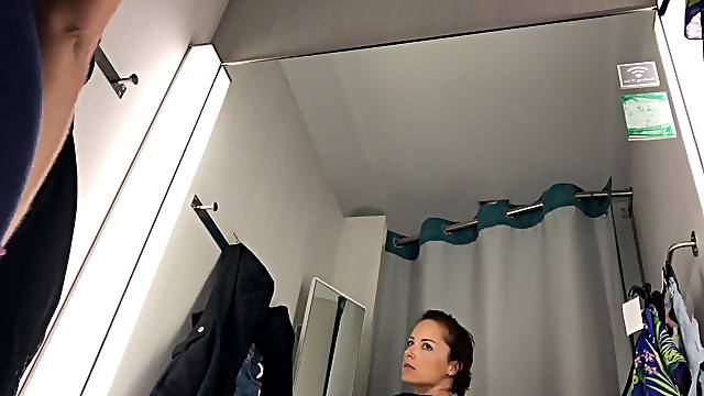 PornReal Amateur Mother Id Like To Fuck Masturbates In Change Room Part1
