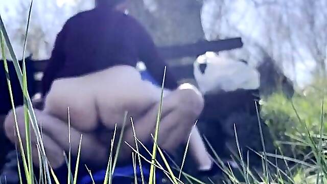 I bang my stepson on a park bench