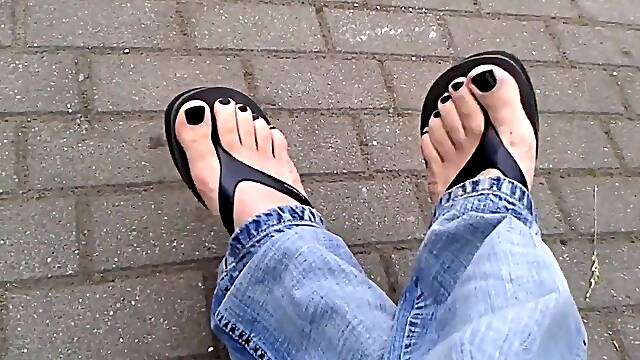 Roam in flip flops