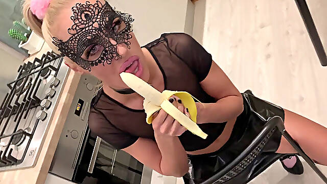 Slender blond saliva Bunny enjoys messy food fetish and cock sucking - The Splosh Theraphy