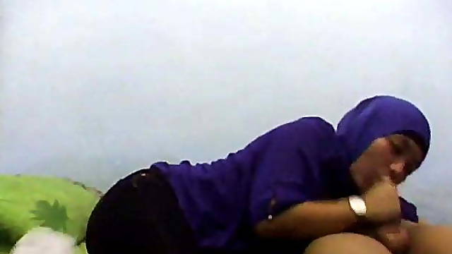 Si Tudung Biru