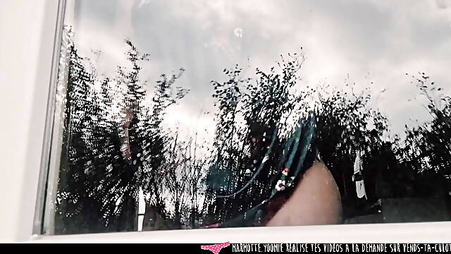 Vends-ta-culotte - Your gorgeous neighbour getting naked and masturbating at her window