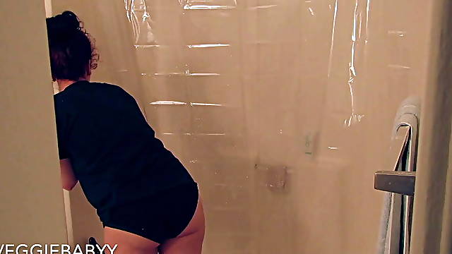 Voyeur cam shower and dildo fucking cum