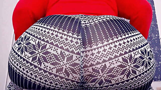 Oiled up BBW PAWG Ass Clapping