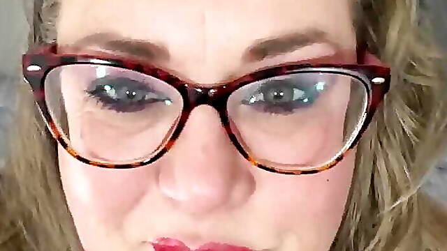 Pretty Lips Sloppy Dildo Sucking Slutty Stepmom