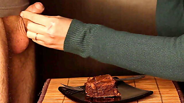Cum on Brownie
