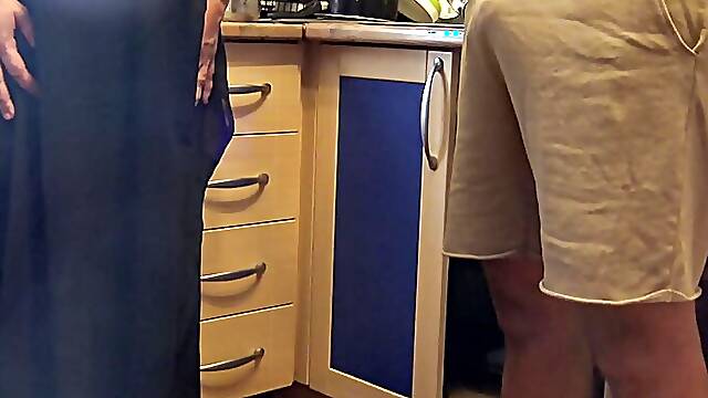 Egyptian Wife Fucking With Plumber In London Apartment