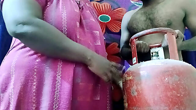 Tamil beautiful wife having sex with neighbor who supplies gas cylinder clear tamil audio 100%