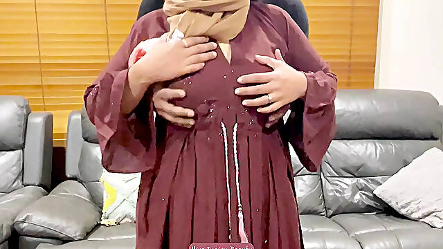Cute Muslim Wife Hira: Sensual Hugs &amp; Kisses in Hijab - Milf Big Ass Press - Pussy Fingering