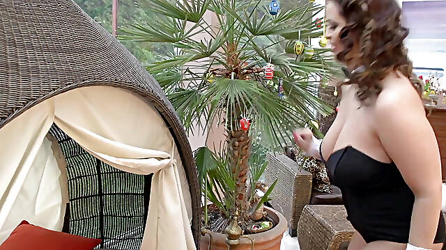 Easter bells - Tattoo big boobs DVD
