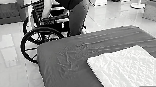 Broken leg Princess getting her pussy shaved