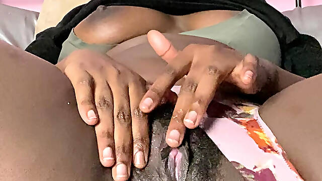 Plays With Pretty Clit Masturbation (Extreme Dirty Talking Orgasm)