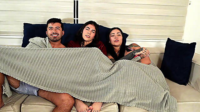 MY BEST FRIEND INVITES ME TO WATCH MOVIES AT HER HOUSE AND I CUCKOLD HER FUCKING HER BOYFRIEND