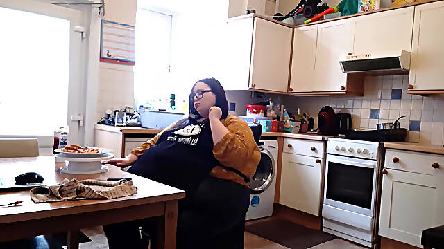 BBW SSBBW fanfiction fantasy eating and body growth