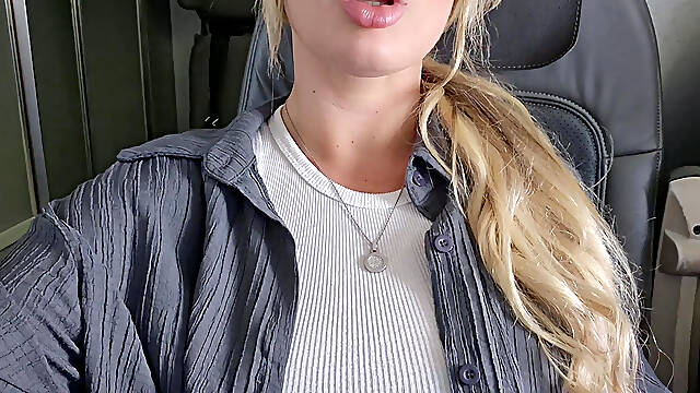 Cheating girl gives risky blowjob on the plane on a business trip