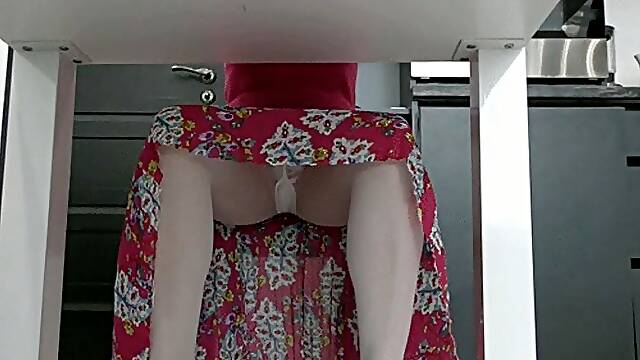 Can you film underneath the table MP4 HD 720p