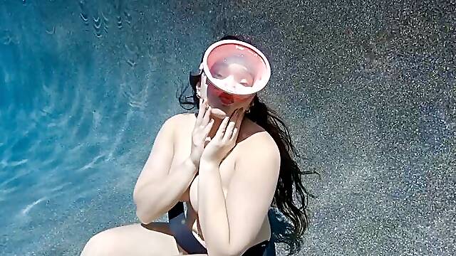 Raven Lynette Nude Underwater Breath Hold with Oval Madk, Goggles, Noseclip, and Weight Belt