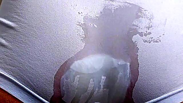 Pinkie wets her pad and boyshort panties