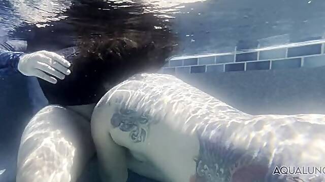 Shallow Water, Deep Throat
