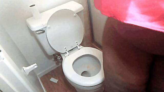Francescas Painful Morning Dump! MOV Version