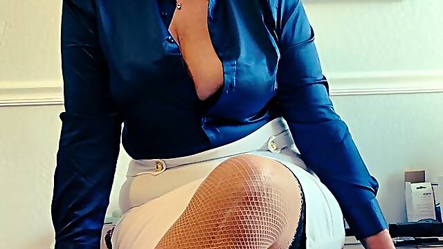 Life Coach Prescribes Cuckolding For SPH