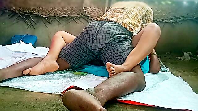 Indian beauties nailed by step aunties while giving blowjobs